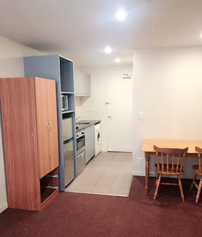 16i/76 Albert St. City Centre