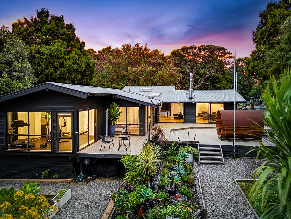 192 Mountain Road, Henderson Valley, Waitakere City, Auckland