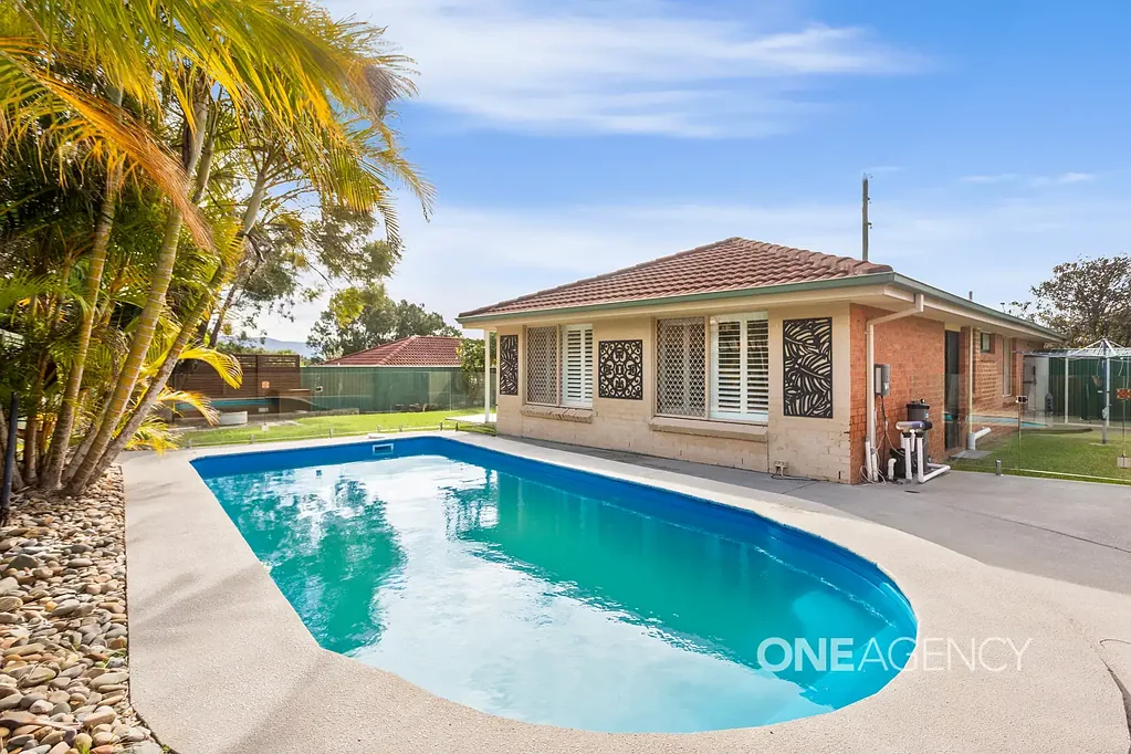 Albion Park 4 Bedroom SPACIOUS FAMILY LIVING IN PRIME LOCATION