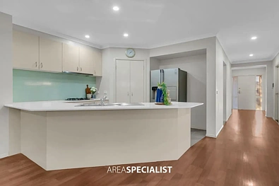 Kusina - 6 Alder Way, Cranbourne, VIC 3977