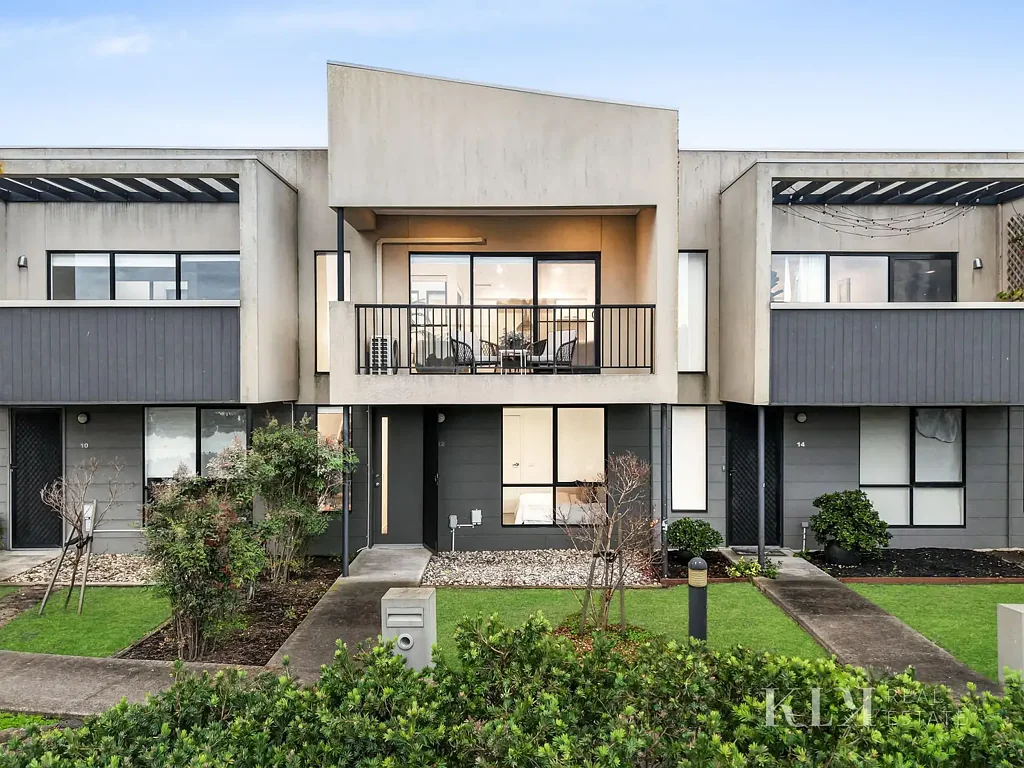 Craigieburn 3房 湖景视野绝佳 Caesarstone厨房 主卧独立卫浴 双车位车库 低维护生活 靠近学校商店 Lakeside Living