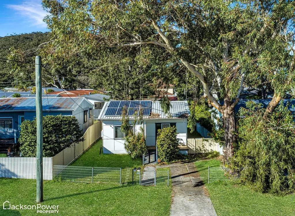 Ettalong Beach 4房  Dual Income Investment | Primary Residence + Council Approved Granny Flat!