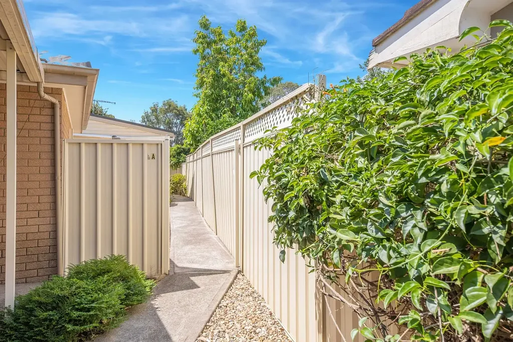 Charming 2 Bedroom Granny Flat in Baulkham Hills - Experience Comfort and Convenience at its Best!