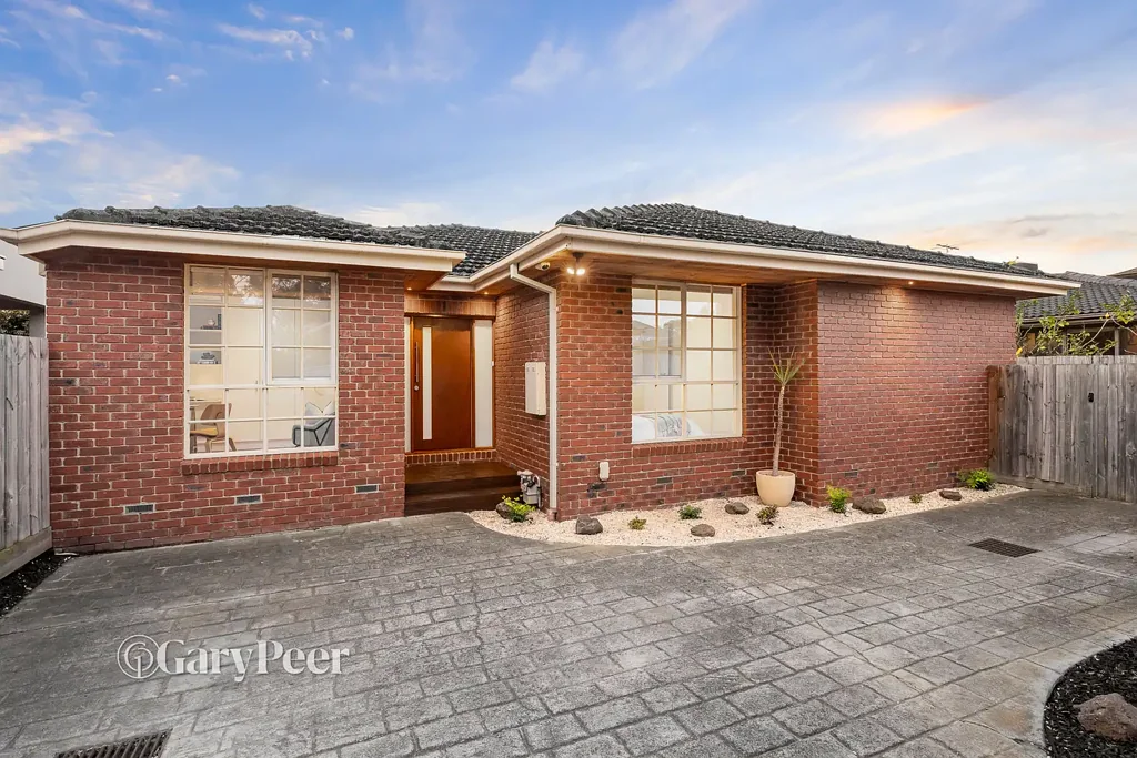 Caulfield South 4બેડરૂમ A private single-level sanctuary of surprising space