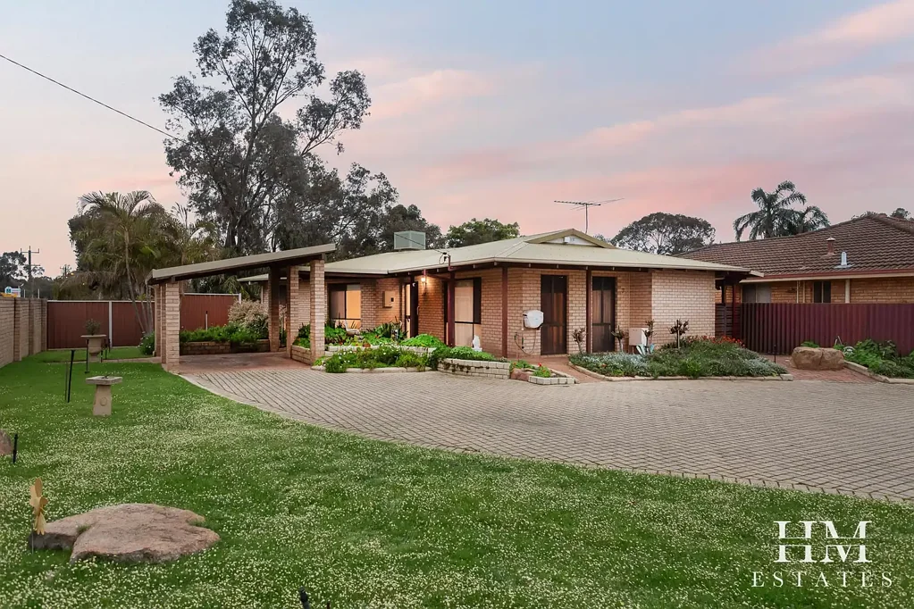 South Guildford 3房  ENDLESS POTENTIAL FOR FAMILIES OR INVESTORS!  (200M TO THE SWAN RIVER)