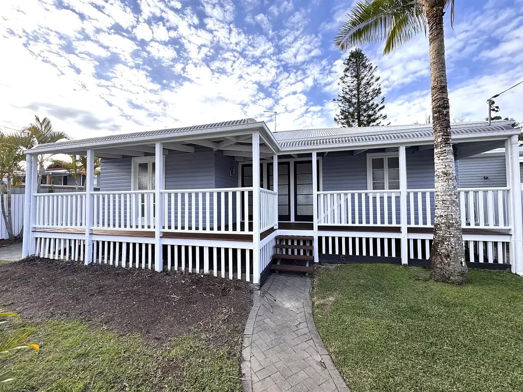 BEAUTIFUL 3 BEDROOM HOME WITH POOL & GRANNY FLAT