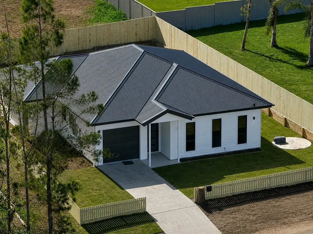 Russell Island 3બેડરૂમ Brand New & Ready to Enjoy – Turnkey Living in the Popular North End