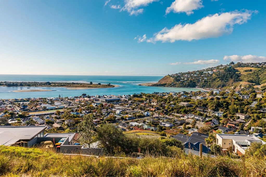 Redcliffs  Stunning Section Overlooking Redcliffs Village