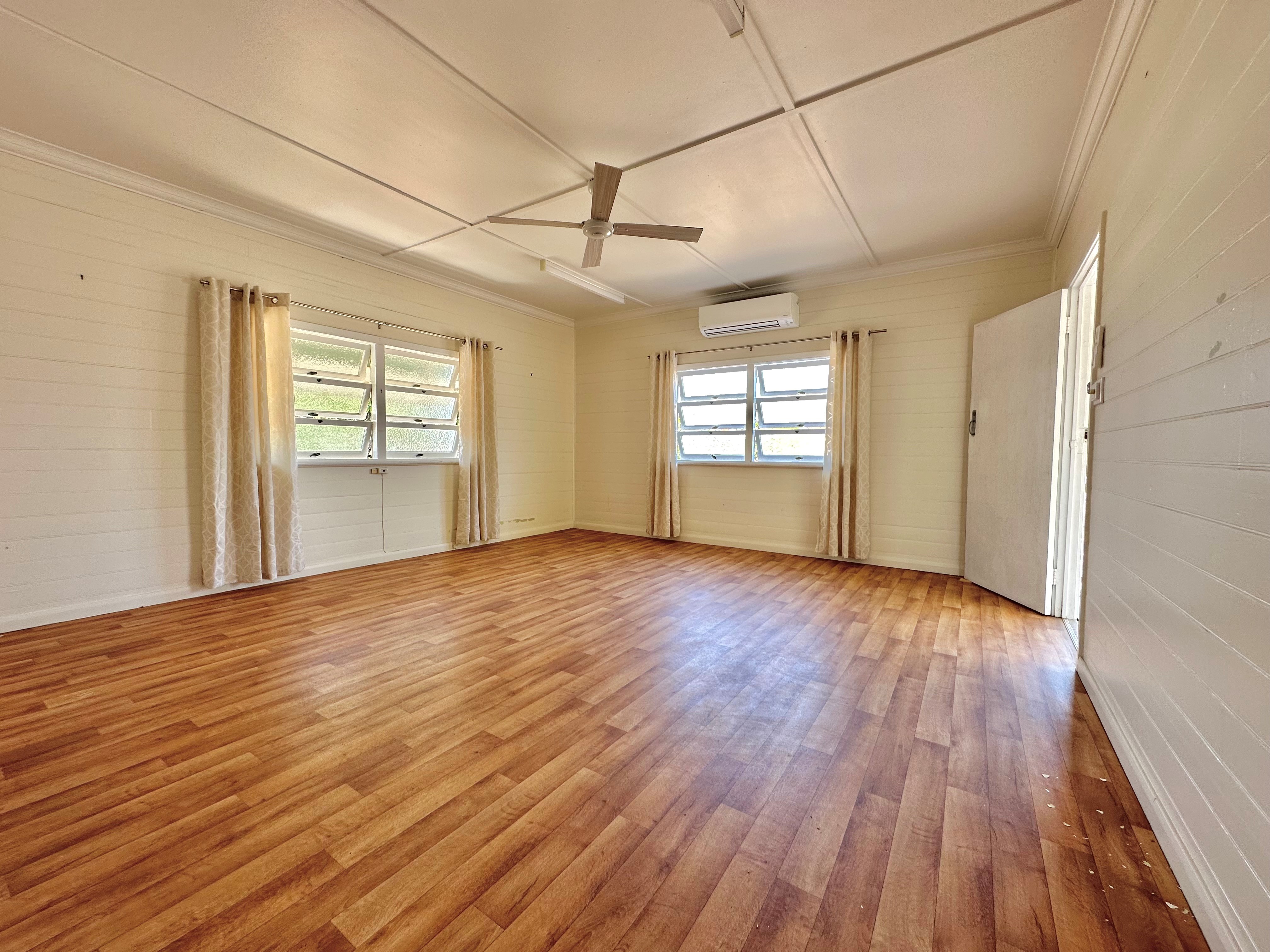 UNIT 1 12 JAMES ST, THE RANGE QLD 4700, 0 chambres, 0 salles de bain, House