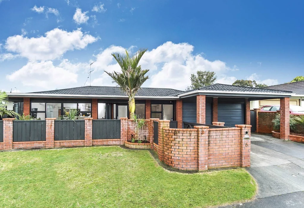4 Bedroom home in Botany Downs