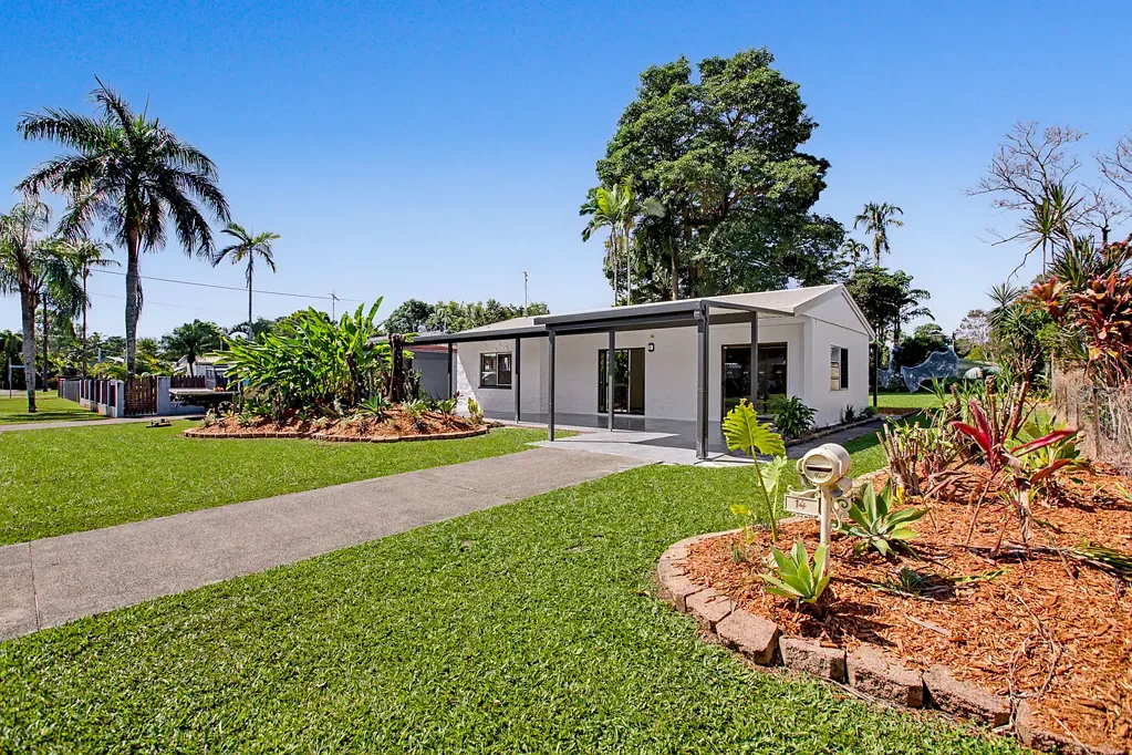 White Rock 2房  Solid Home on 800m2 with Outstanding Future Potential