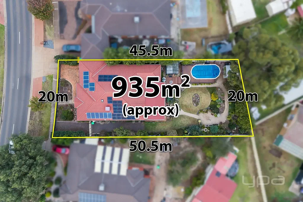 Melton West 4房 占地935平方米的豪华家庭娱乐场所，拥有多个生活区域和高端户外生活空间 GRAND FAMILY ENTERTAINER ON 935M2 WITH MULTIPLE LIVING ZONES & PREMIUM OUTDOOR LIVING