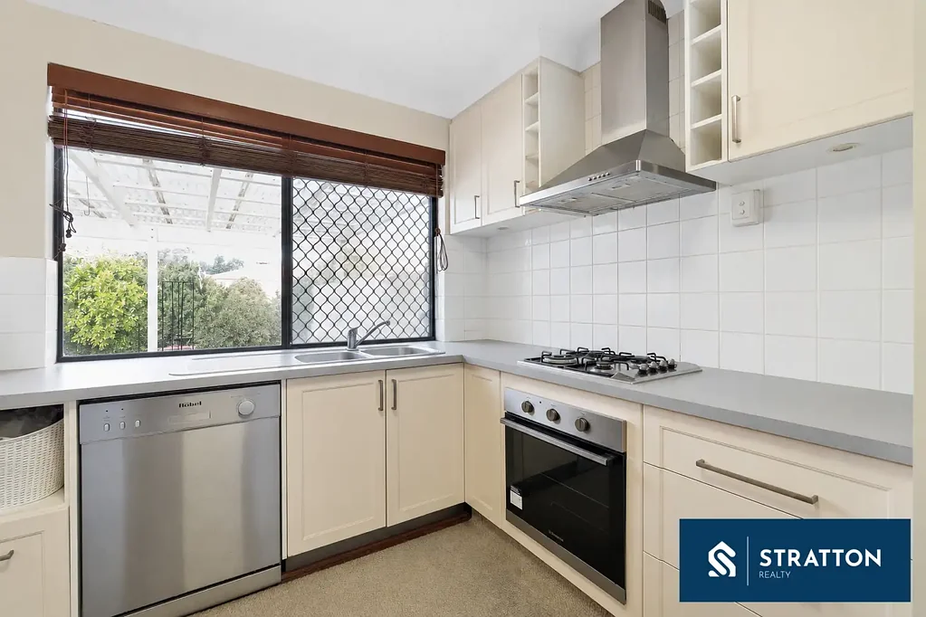 Willetton 3ਬੈੱਡਰੂਮ Stylish, Low-Maintenance Living in the Willetton Senior High School Zone