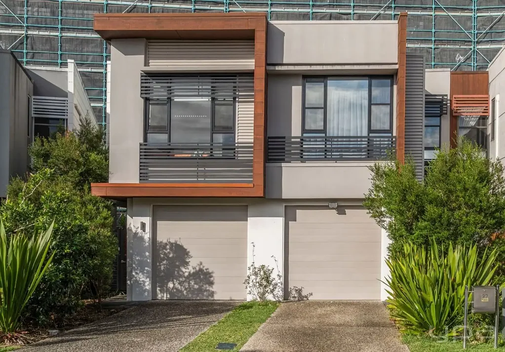 Robina 3房  A sun-soaked, stylish home offering a low-maintenance lifestyle in the heart of Robina.