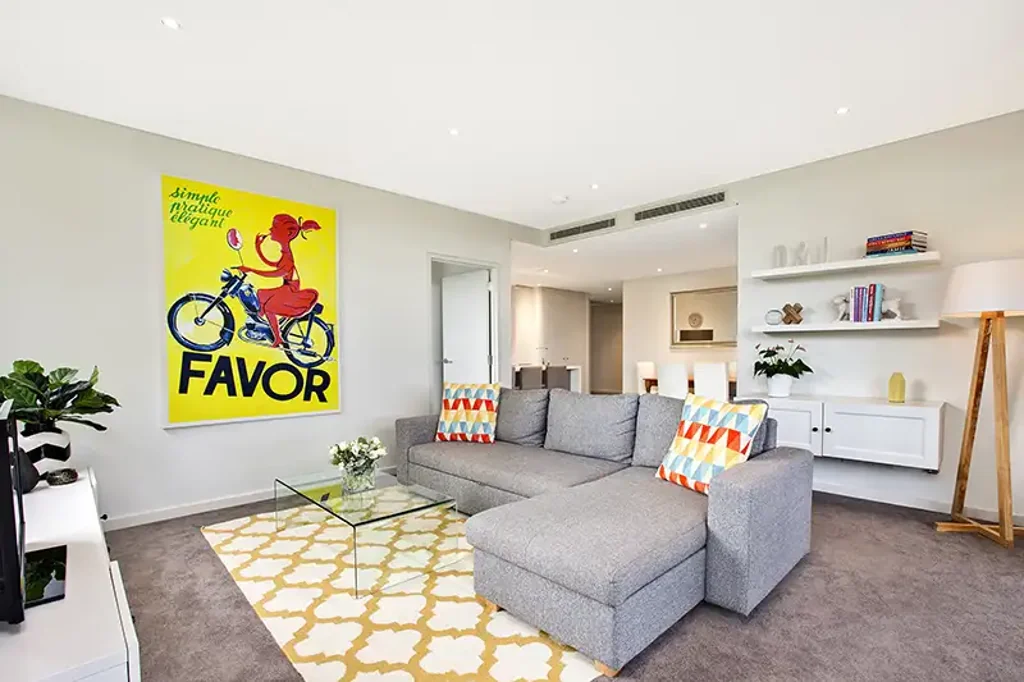 STYLISH, MODERN TWO-BEDROOM APARTMENT