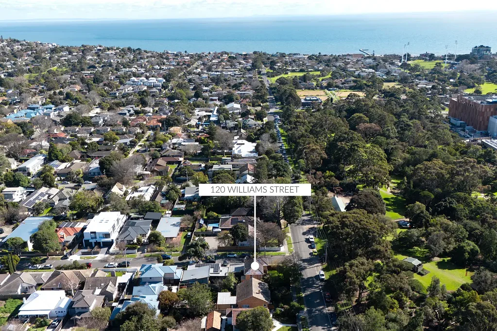 Frankston 3Zimmer Spacious Corner Living with Botanic Views and FHSZ Privilege