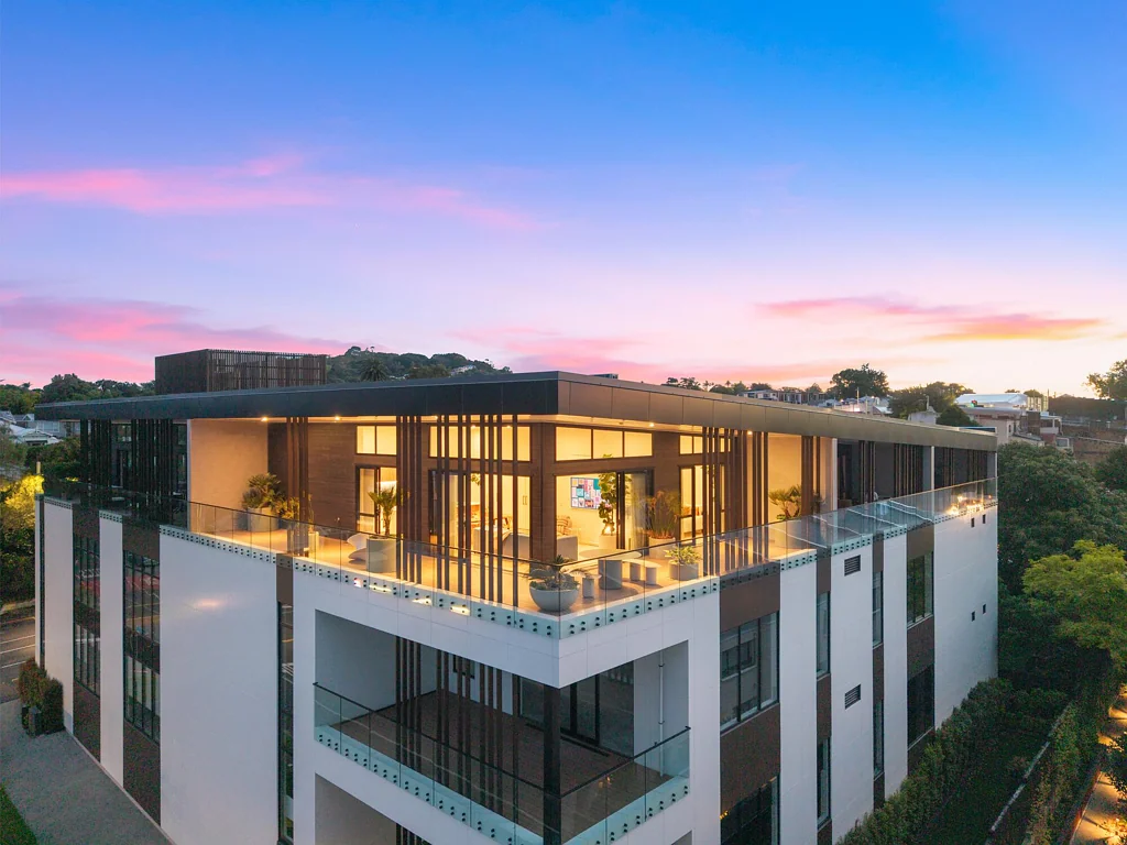 Mount Albert 3Kwarto PENTHOUSE | Professionals