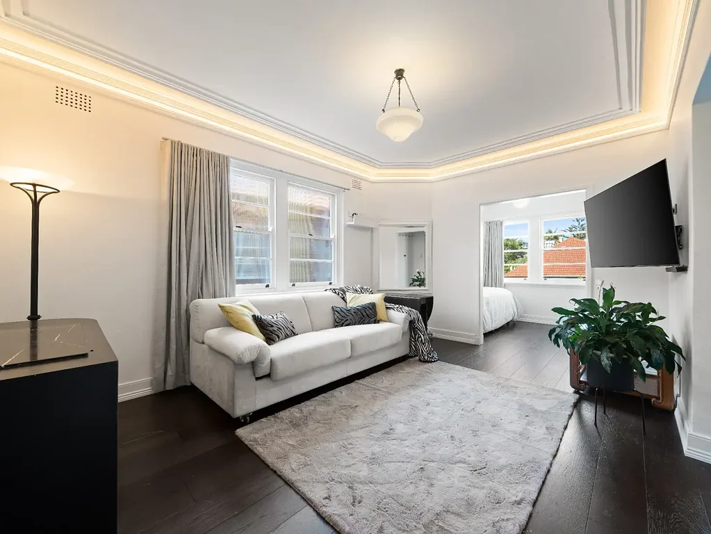 Completely Renovated, Bright, Top Floor, One Double Bedroom Plus Sunroom/Study