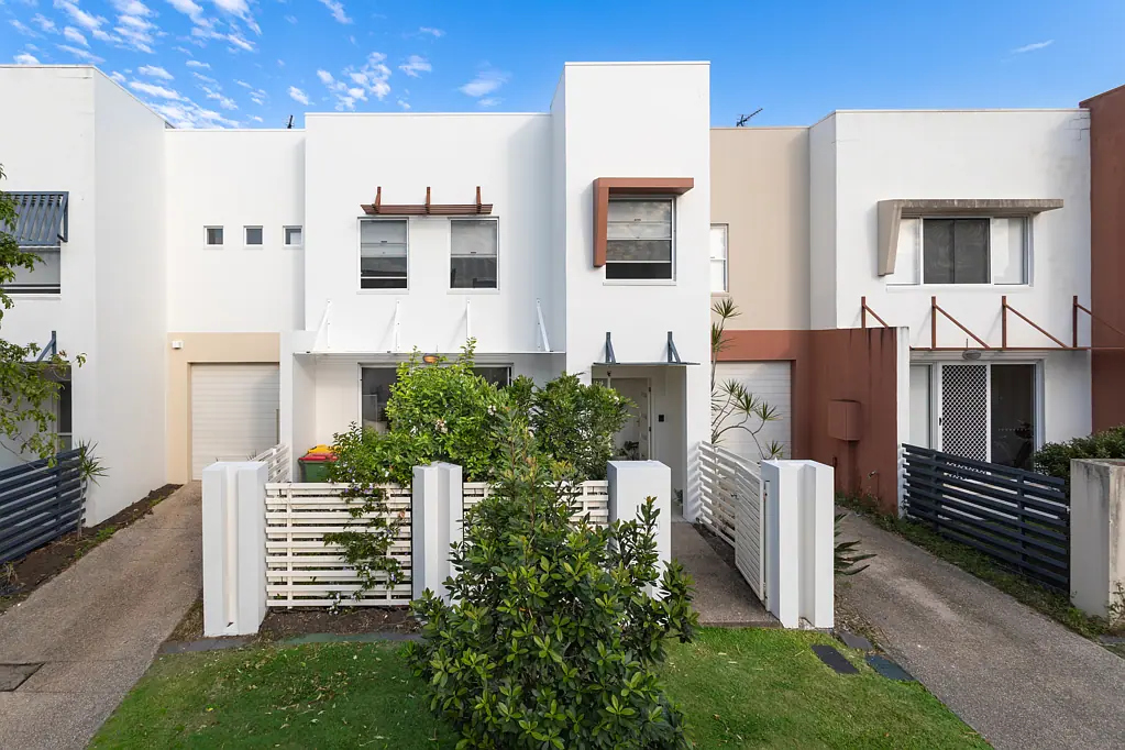 10 Lonsdale Place, Varsity Lakes, QLD 4227