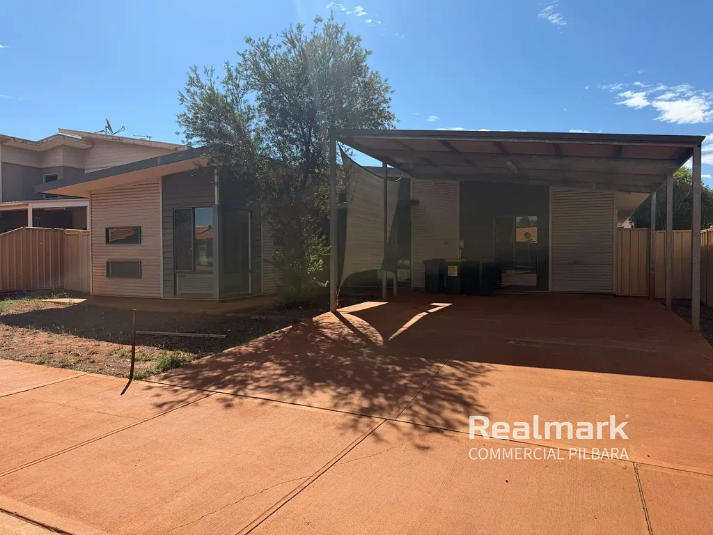 Spacious 4 Bedroom Family Home with Theatre and Study