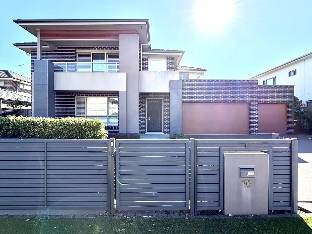 Executive Family Living | Grand 5-Bed Residence in Kellyville's Premier Enclave