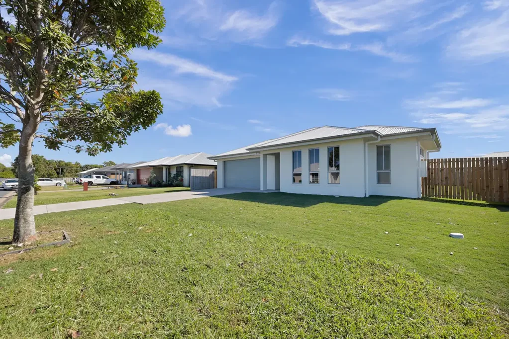 4 Barkeri Court, Rural View, QLD 4740