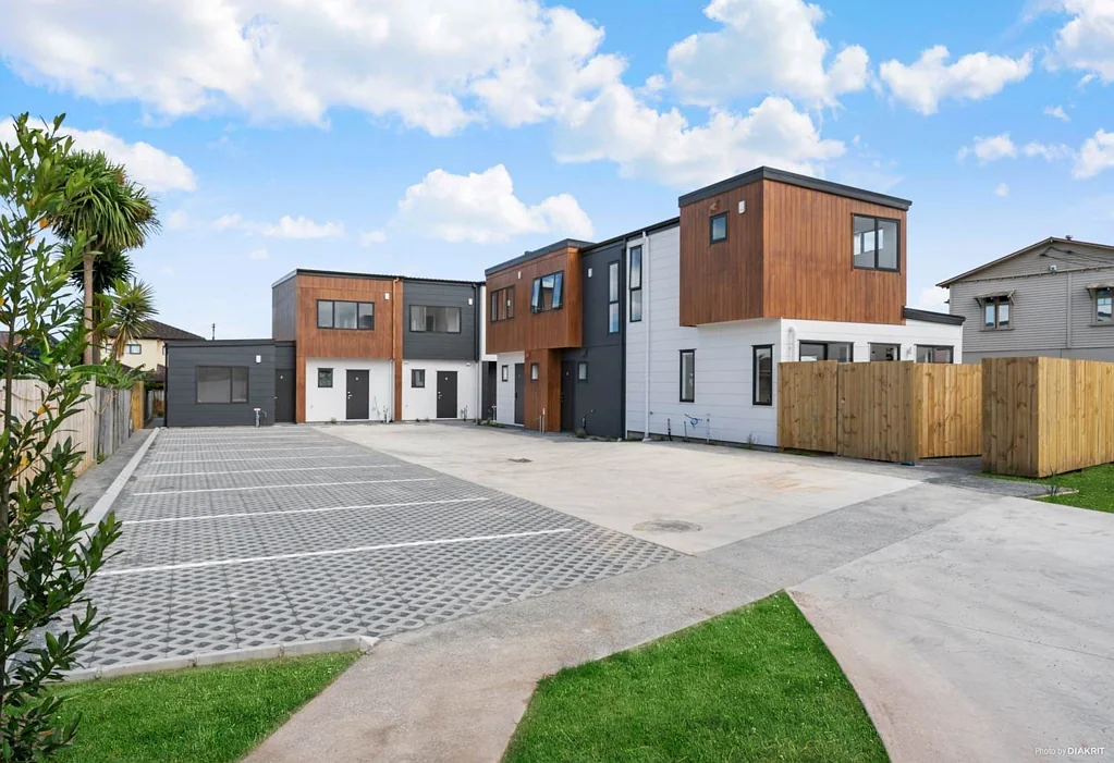 Cozy 2-Bedroom Home Plus Study – Convenient Av...