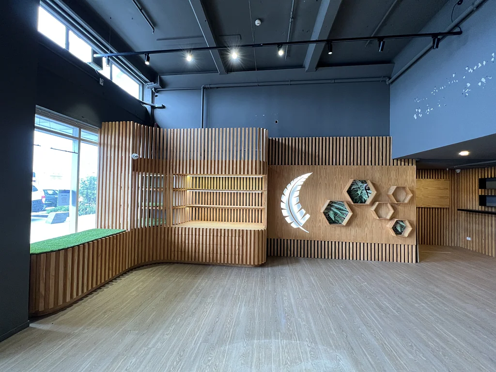 Auckland Central  Prominent waterfront showroom
