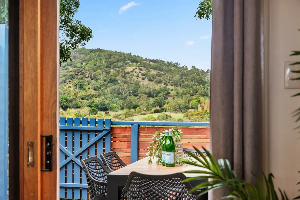 Coromandel Valley 2침실 Storybook Cottage Living in a Prized Hills Setting
