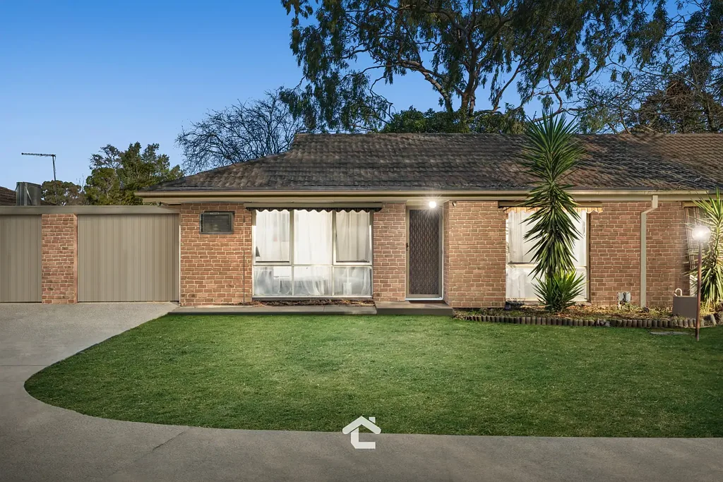 Bayswater North 2 Bedroom Single level simplicity in a prime location