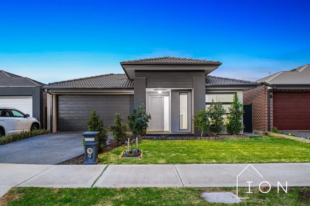 Clyde North 3Habitaciones Spacious & Stylish Family Entertainer with 2 Living!