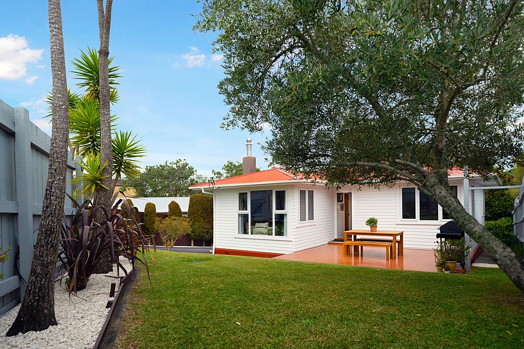 23 Cornwall Street, Te Atatu South, Waitakere City, Auckland
