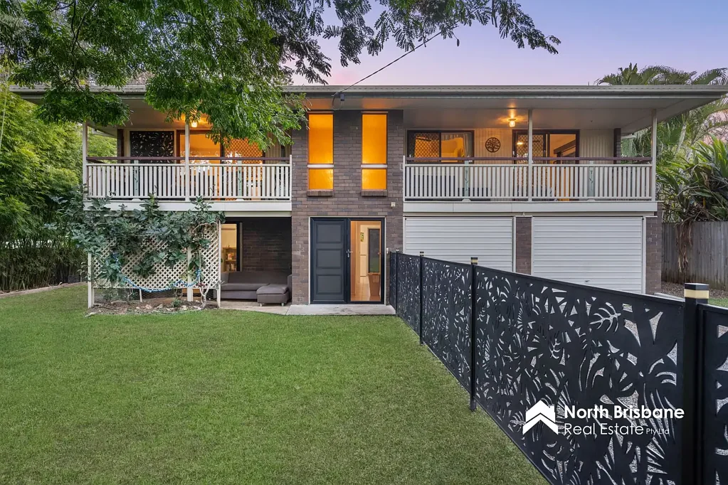 Narangba 3 Slaapkamer Endless Possibilities on a Huge 890m² Block