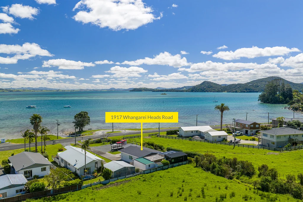 Whangarei Heads 3Kwarto Beachfront Escape with Income Potential