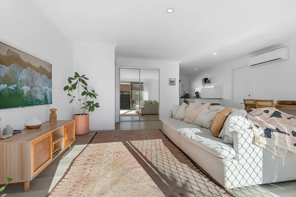 Burleigh Waters 2房  Move In, Unwind & Enjoy the Burleigh Lifestyle - Single Level Duplex