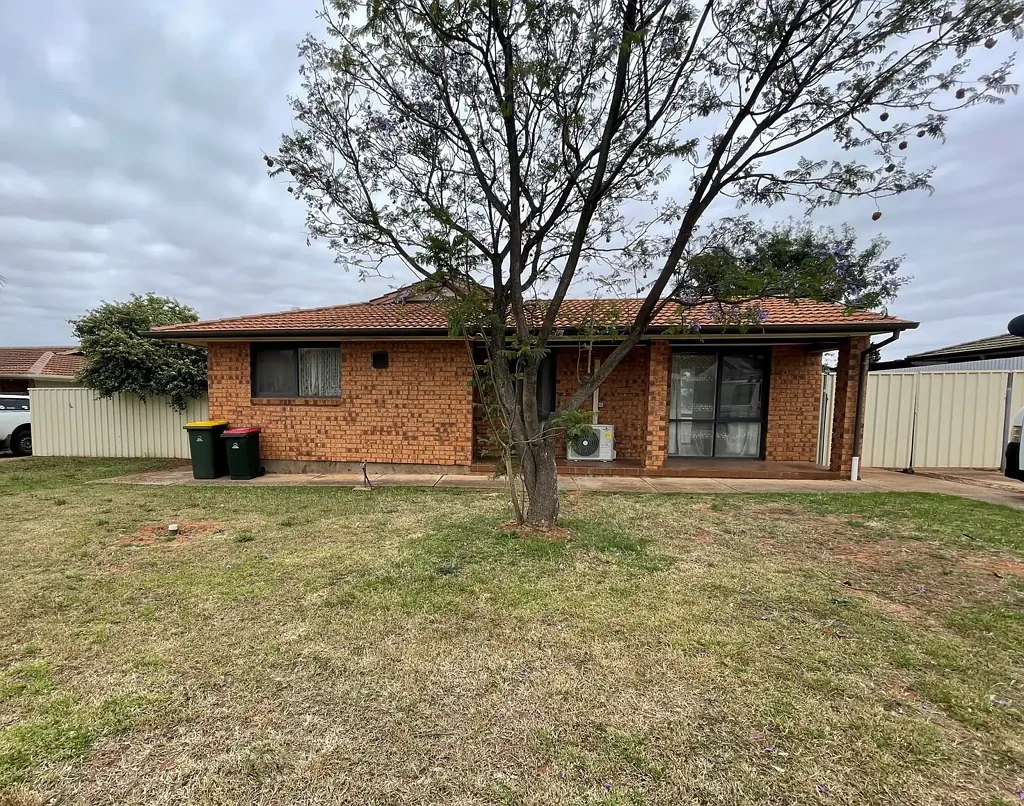 Beautiful home with Big back yard, pet friendly with spilt system air-conditioning