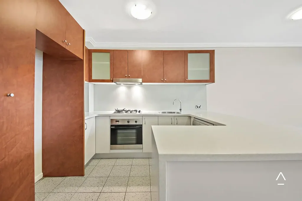 Modern One-Bedroom Apartment with Study in Sydney Park Village
