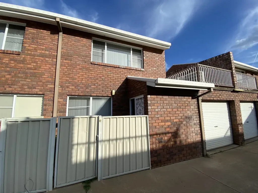 FURNISHED 2 BEDROOM UNIT + LOCKUP GARAGE