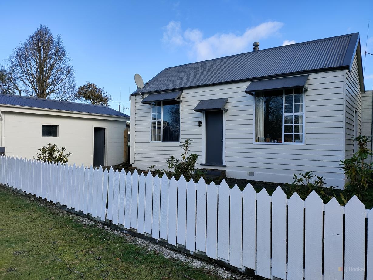 11 Lyall Terrace