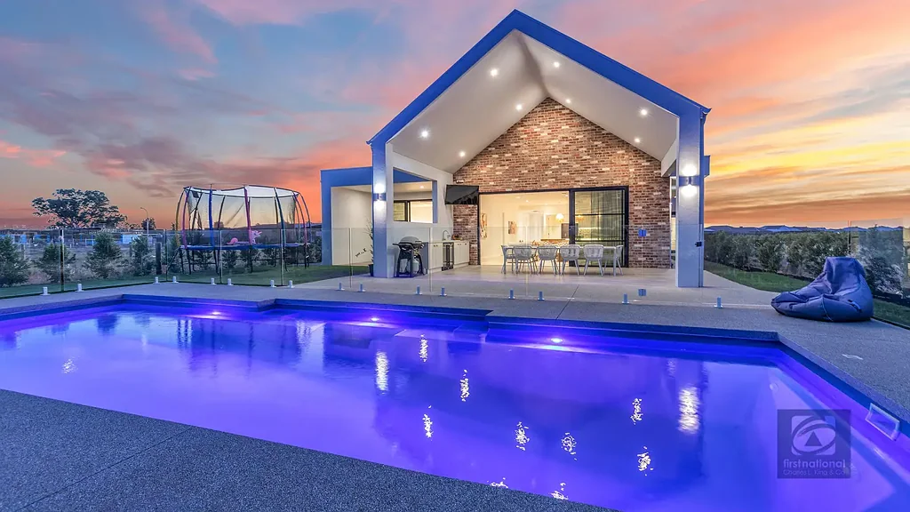 Moama 4Kwarto Unbelievable Value -Exquisite Bespoke Craftsman-Built Home