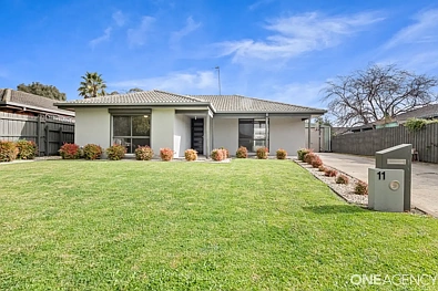 Traralgon 3Zimmer Court Living with Space