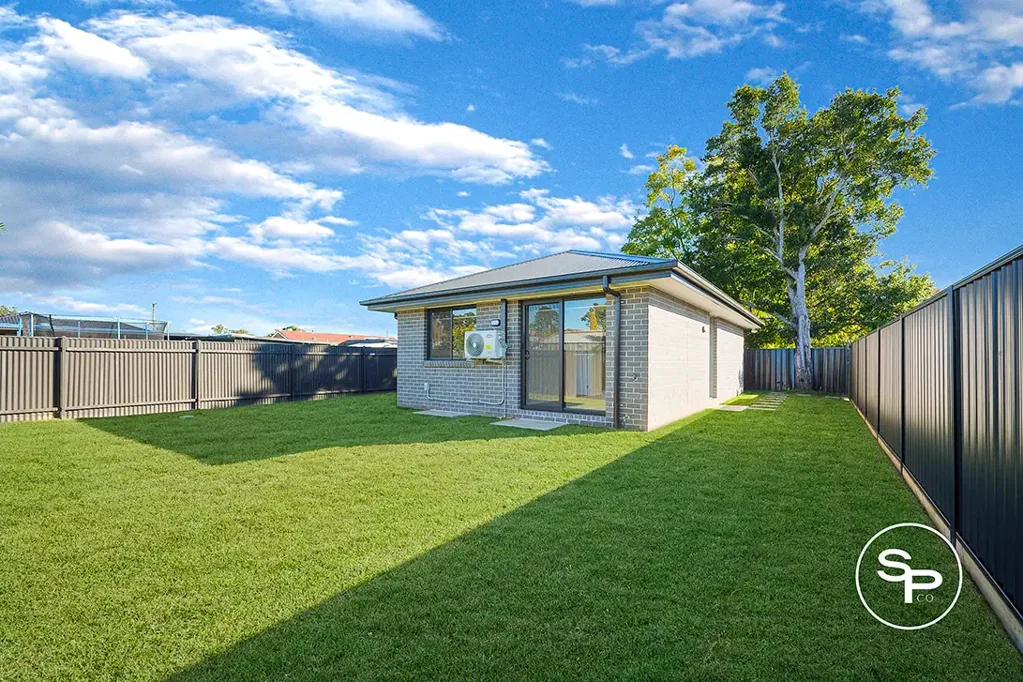 Modern Two-Bedroom Granny Flat with Spacious Yard & Off-Street Parking