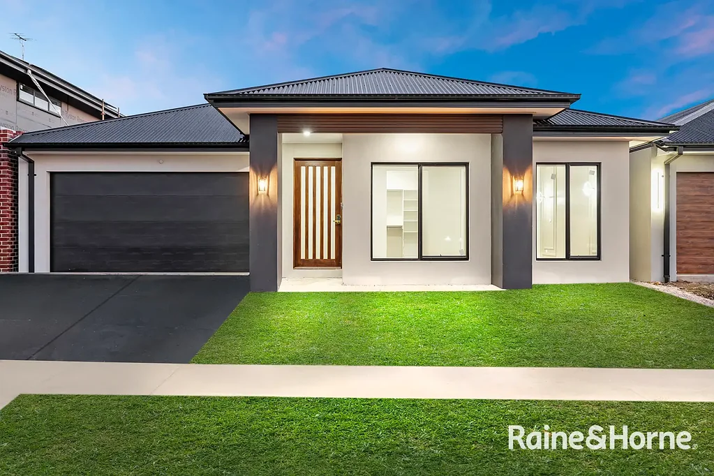 19 Yardi Way, Clyde North, VIC 3978