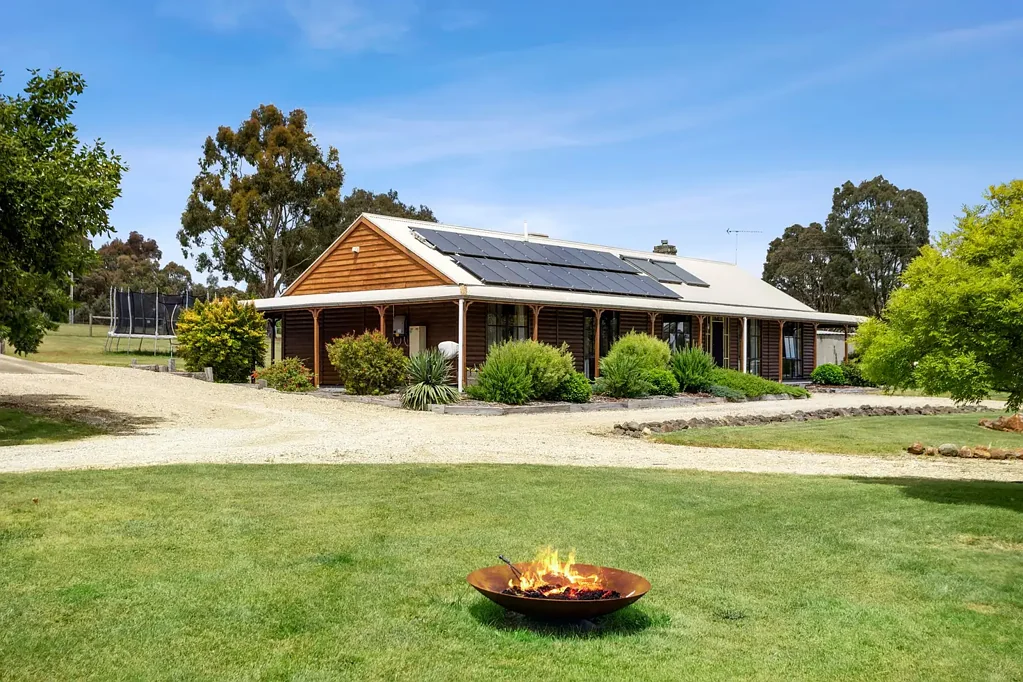 Kyneton 4 Bedroom Tranquil Family Living With Room To Move