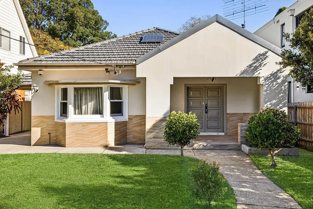 Strathfield 4બેડરૂમ Exceptional family living in a prized Strathfield pocket