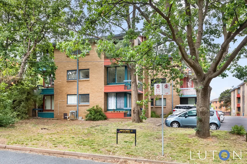 Top Floor 1 Bedroom Unit