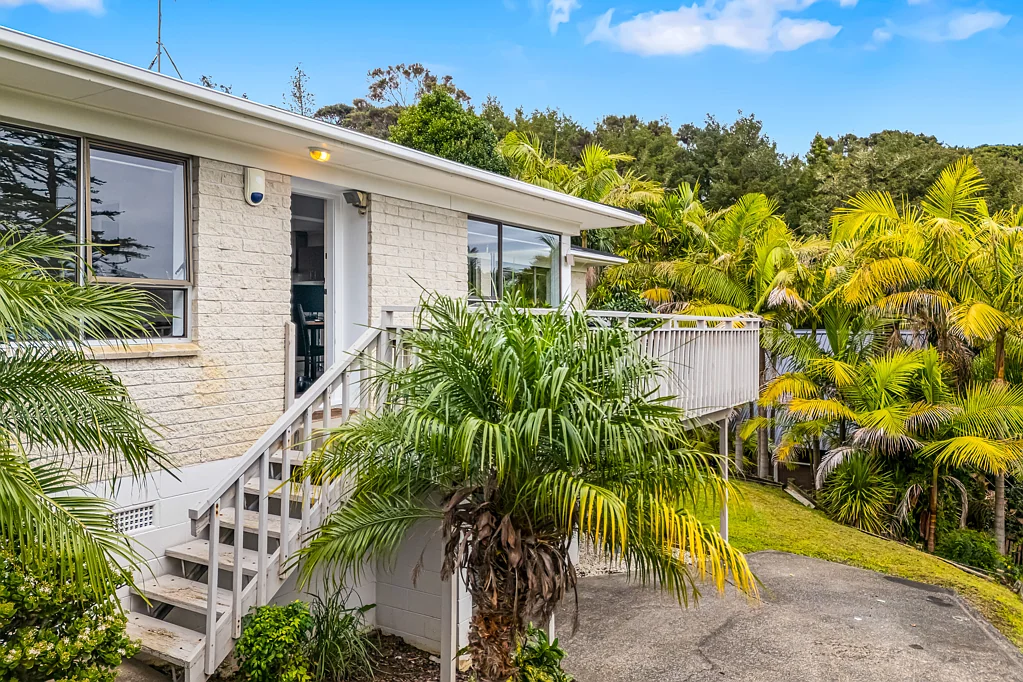 2/18 Simon Ellice Drive, Bayview, North Shore City, Auckland