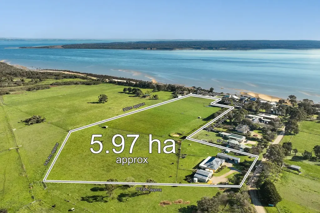 Jam Jerrup 7 Slaapkamer Unparalleled Acreage Living with Water Views and Income or Multi Generational Living Potential