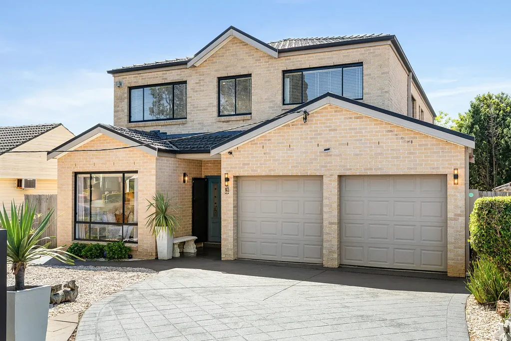 Old Toongabbie 5Kwarto Contemporary Retreat Offering Space, Style and Convenience