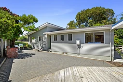 4 Atherstone Lane, Belmont